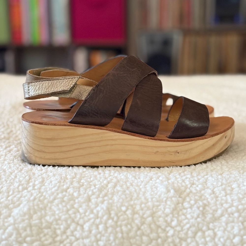 Koolaburra Margaux Saddle Sandals - Picture 2 of 12